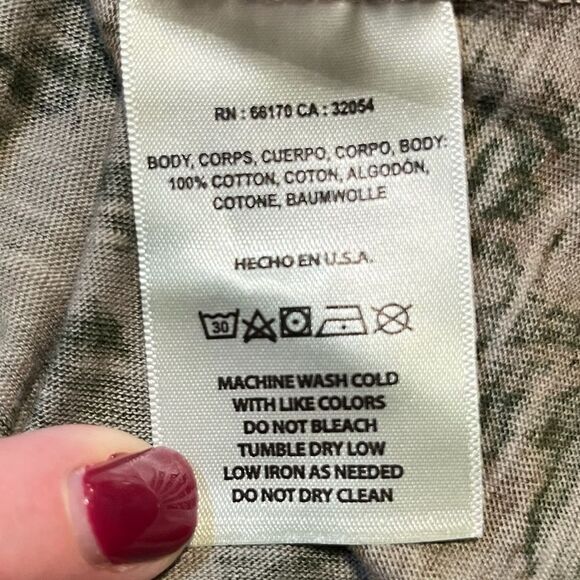 ANTHROPOLOGIE T.LA Floral Camo V-Neck Tee Women’s Size XS - Picture 5 of 5